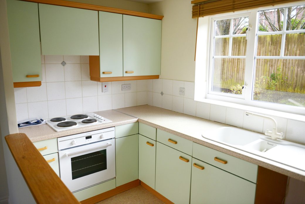 WB Lettings 12 Ramsbury Drive Hungerford Ground floor flat 2 bed 1 bath 1 2 parking (7)