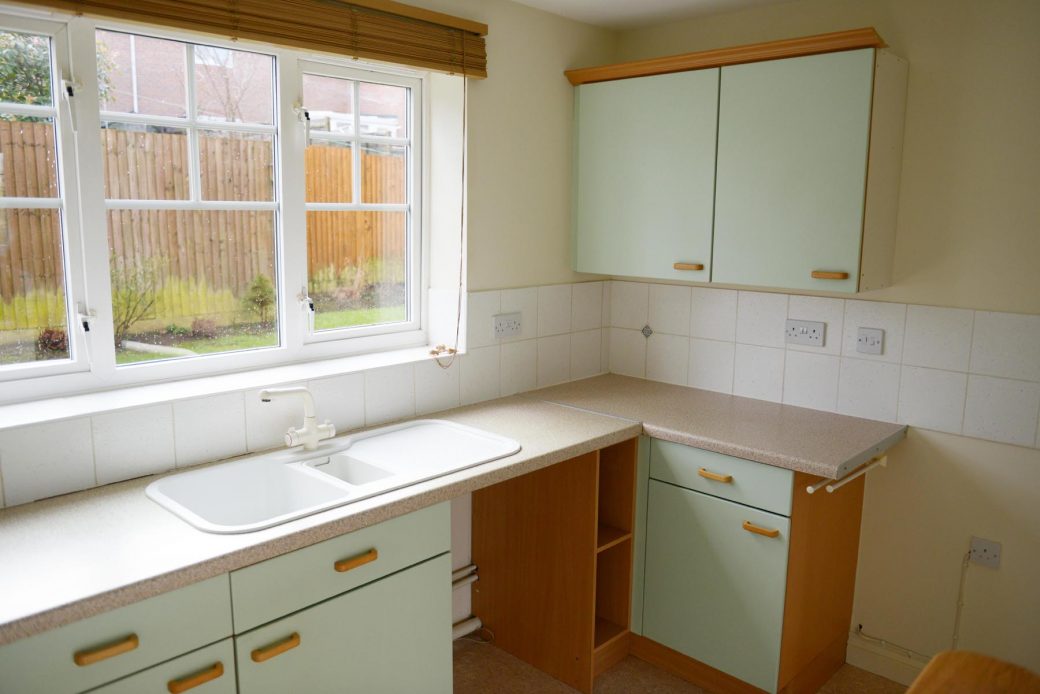 WB Lettings 12 Ramsbury Drive Hungerford Ground floor flat 2 bed 1 bath 1 2 parking (8)