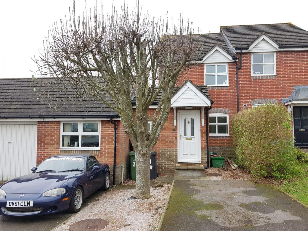 WB Lettings 39 Harrington Newbury 3 bed 1 bath 2 parking end of terrace (15)