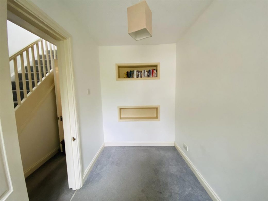 WB Lettings 39 Harrington Newbury 3 bed 1 bath 2 parking end of terrace (22)