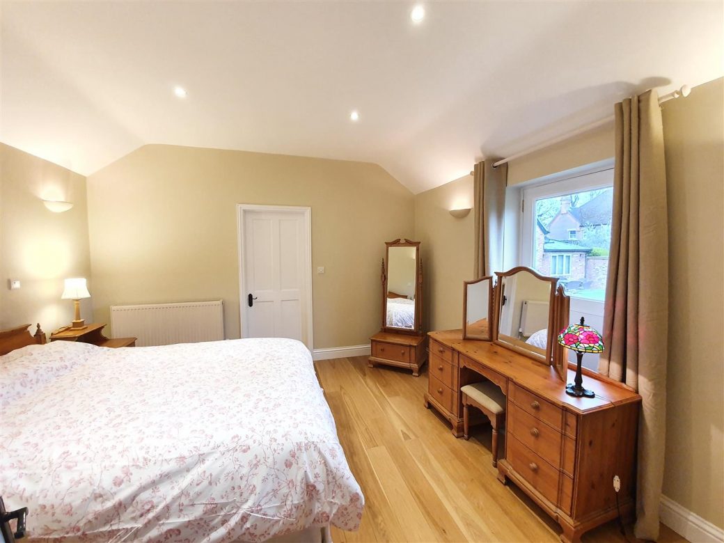 WB Lettings Stable Cottage Henwick 1 bed 1 bath fully furnished parking (2)