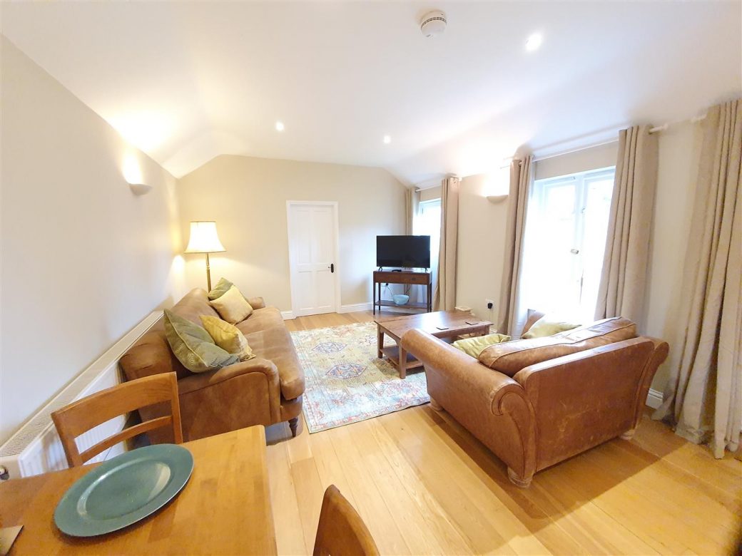WB Lettings Stable Cottage Henwick 1 bed 1 bath fully furnished parking (5)