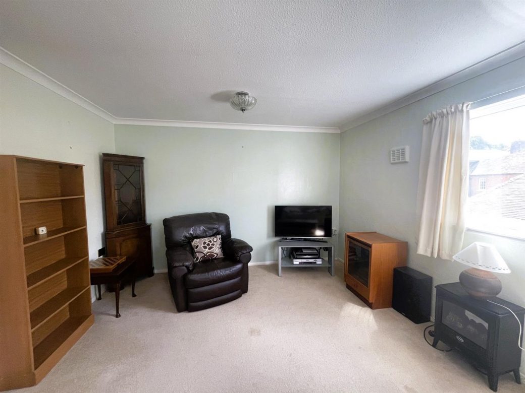WB Lettings Ltd 2 Marshalls Court Speen Newbury Over 55 flat 1 bed 1 bath parking (5)