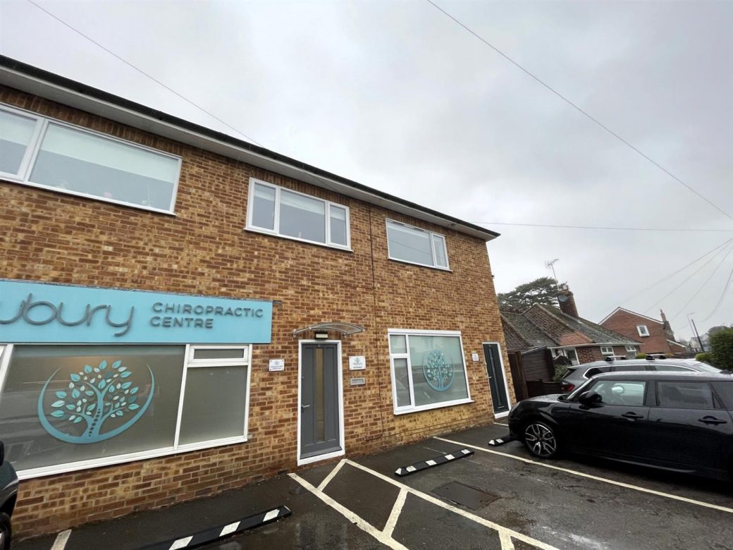 WB Lettings Ltd 21A Old Newtown Road Newbury Flat 2 bed 1 bath (1)