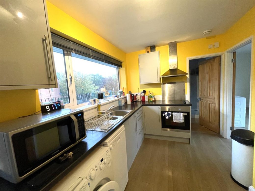 WB Lettings Ltd 21A Old Newtown Road Newbury Flat 2 bed 1 bath (2)