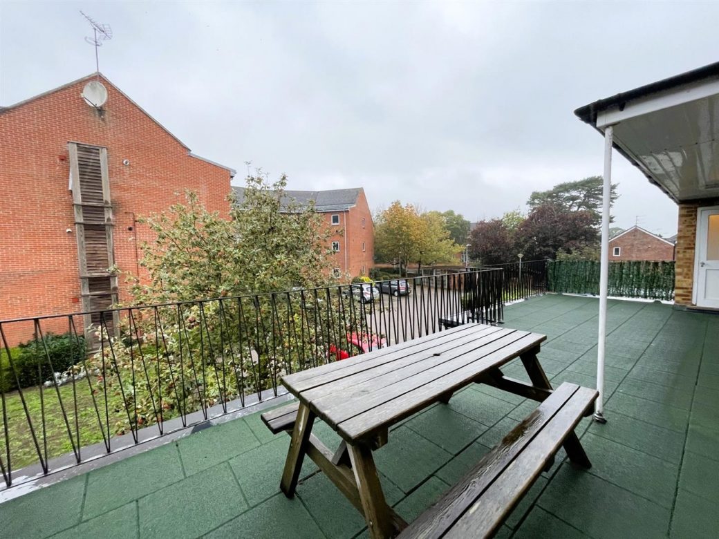 WB Lettings Ltd 21A Old Newtown Road Newbury Flat 2 bed 1 bath (7)