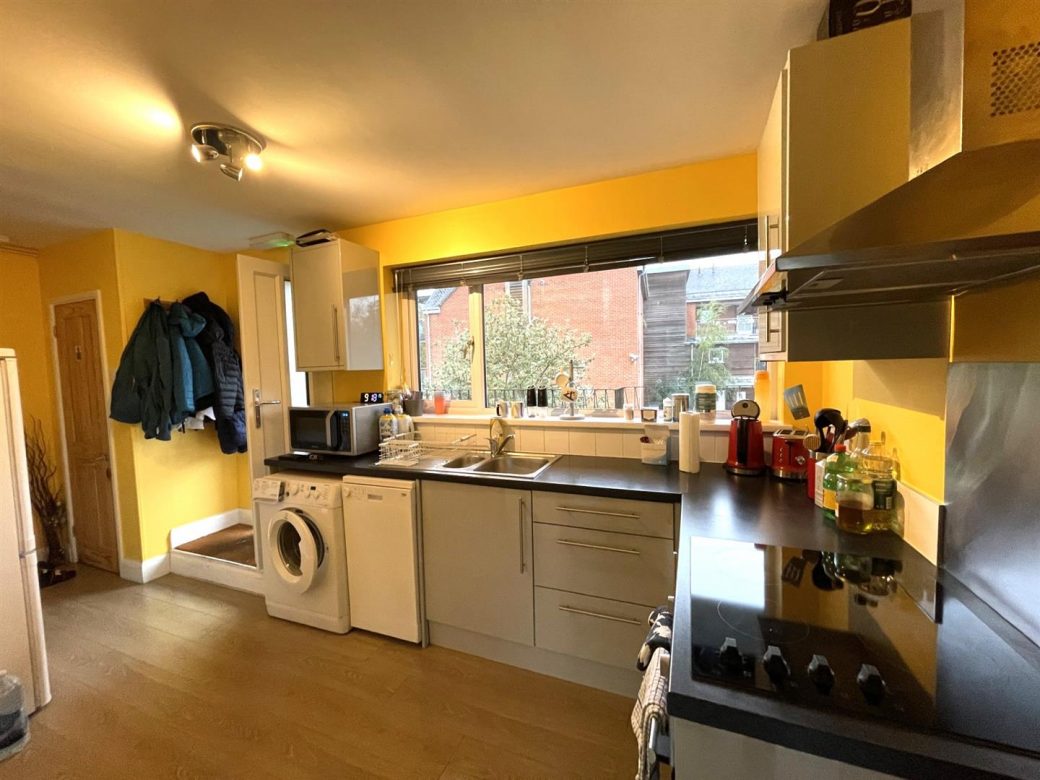 WB Lettings Ltd 21A Old Newtown Road Newbury Flat 2 bed 1 bath (8)